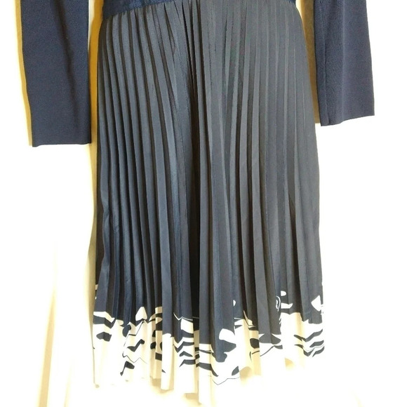 Navy Blue Pleated Dress 😍 - Picture 7 of 16